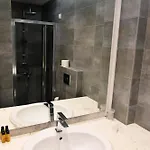Ξενοδοχείο Niras