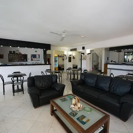 Ξενοδοχείο Niras 2*