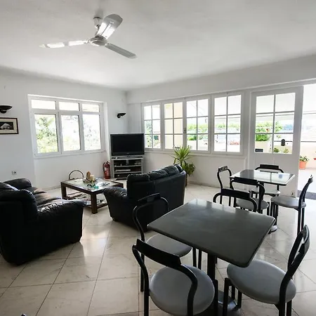 Ξενοδοχείο Niras